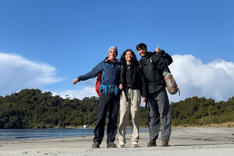 randonneur à Maori beach