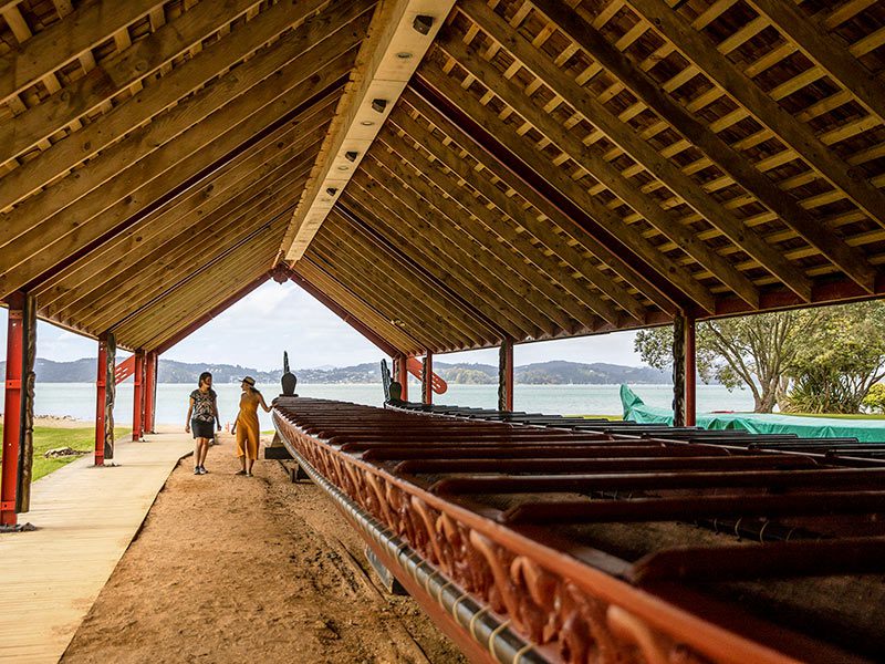 Waka ou canoe maori en Nouvelle-Zélande