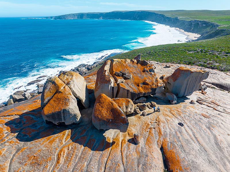 Vue aérienne des Remarkable Rocks au coucher du soleil sur Kangaroo Island en Australie