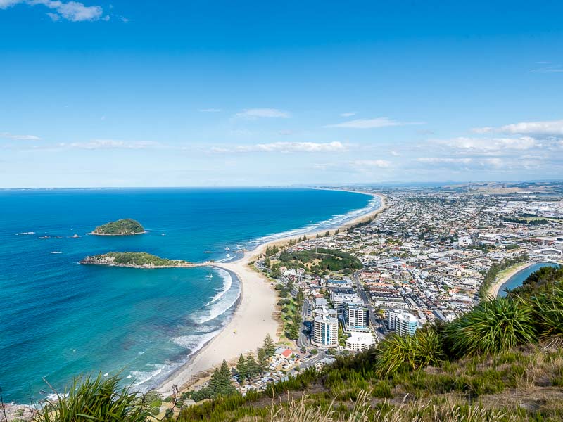 Vue de Tauranga depuis le sommet de mont Maunganui en Nouvelle-Zélande