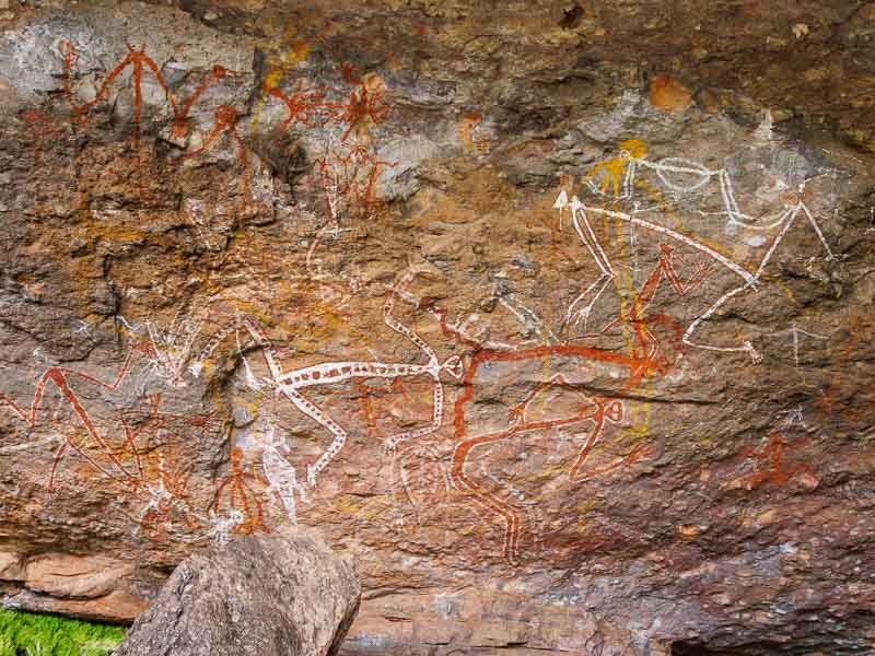 Peintures aborigènes sur une roche dans le parc national de Kakadu en Australie