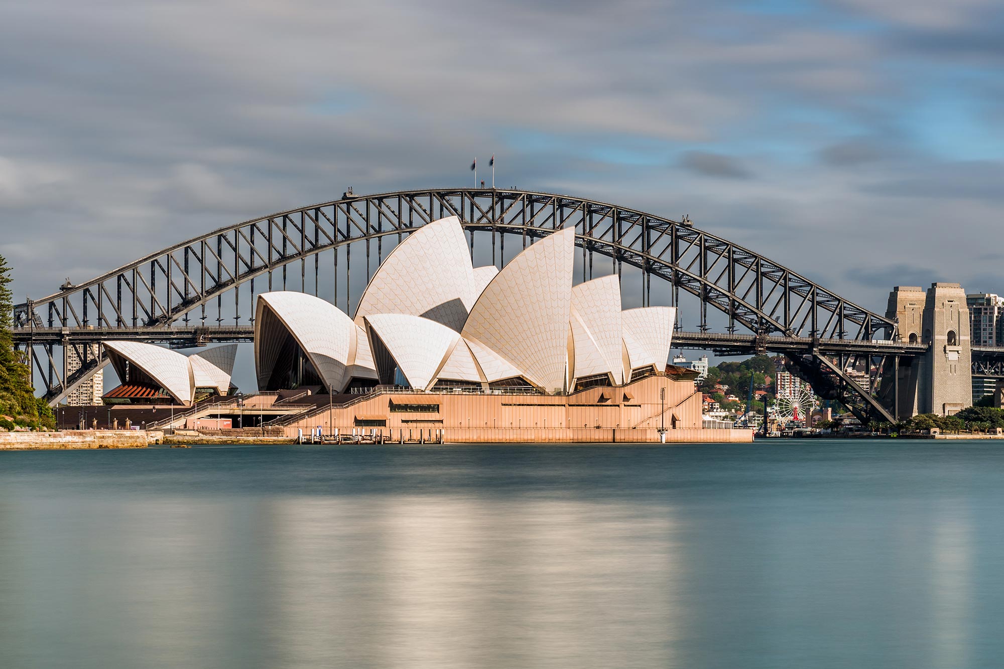 Vue de l'opéra de Sydney et du pont en Australie